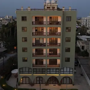 Ξενοδοχείο με διαμερίσματα Layiotis
